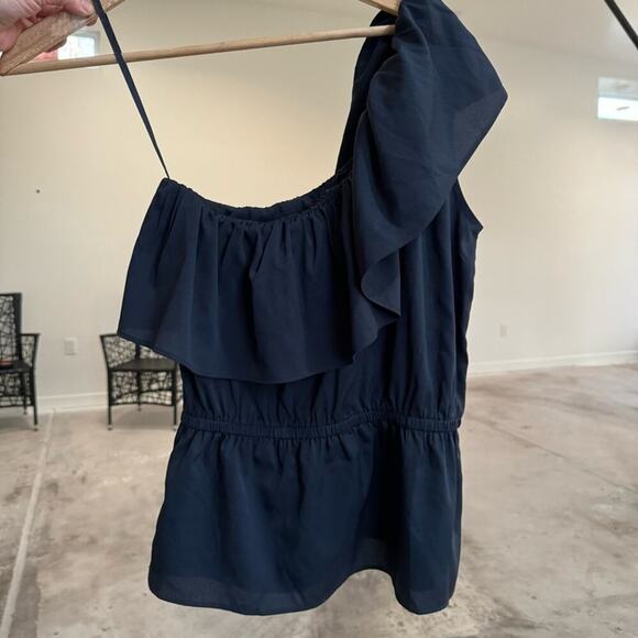 Banana Republic Small Off shoulder Ruffled Top - Picture 2 of 14